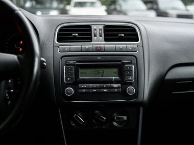 Volkswagen Polo 2011 года, 250 000 км - вид 7