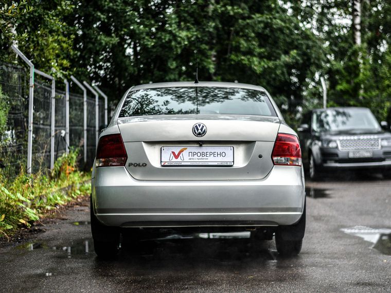 Volkswagen Polo 2011 года, 250 000 км - вид 4