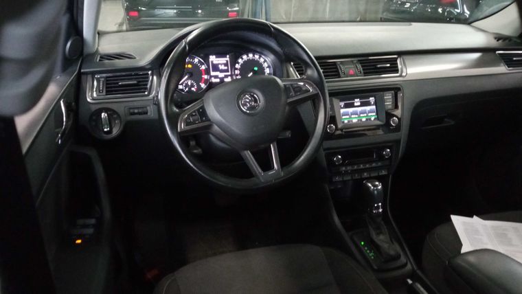 Skoda Rapid 2015 года, 131 418 км - вид 5