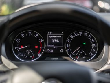 Skoda Rapid 2015 года, 131 418 км - вид 5