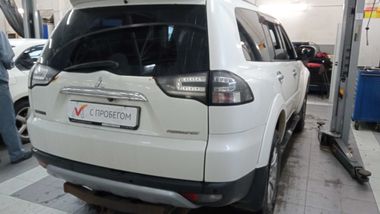 Mitsubishi Pajero Sport 2011 года, 298 211 км - вид 3