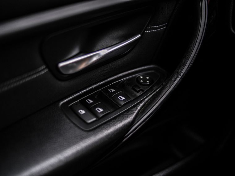 BMW 3 серия 2013 года, 191 008 км - вид 10