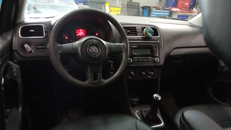 Volkswagen Polo 2011 года, 190 340 км - вид 5