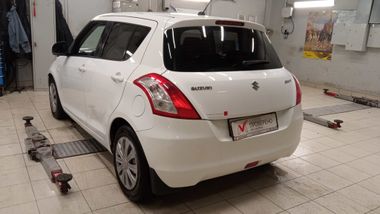 Suzuki Swift 2011 года, 183 000 км - вид 4