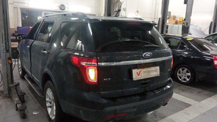 Ford Explorer 2013 года, 170 800 км - вид 4