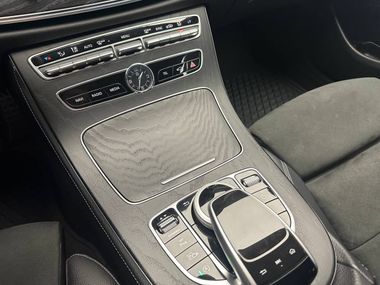 Mercedes-Benz E-класс 2018 года, 108 180 км - вид 10