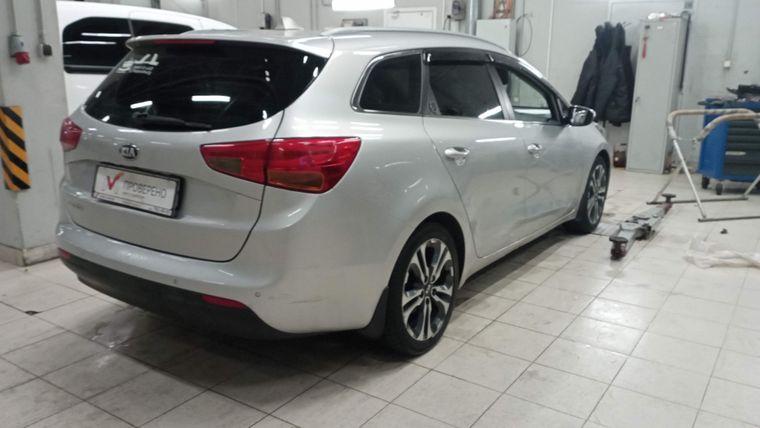 KIA Ceed 2013 года, 157 983 км - вид 3