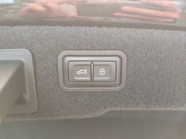 Audi A8 2019 года, 129 865 км - вид 30