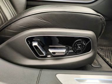 Audi A8 2019 года, 129 865 км - вид 27