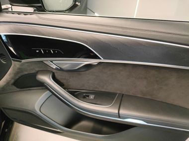 Audi A8 2019 года, 129 865 км - вид 29