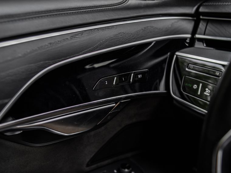 Audi A8 2019 года, 129 865 км - вид 13