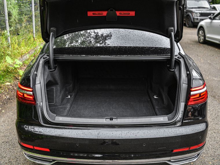Audi A8 2019 года, 129 865 км - вид 24