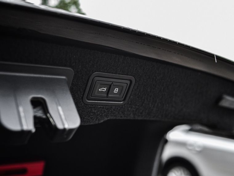 Audi A8 2019 года, 129 865 км - вид 25