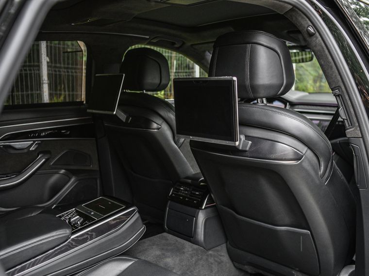 Audi A8 2019 года, 129 865 км - вид 18