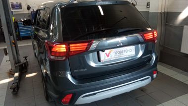 Mitsubishi Outlander 2018 года, 61 016 км - вид 3