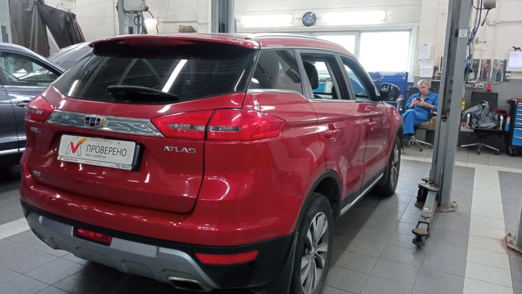 Geely Atlas 2020 года, 121 414 км - вид 3