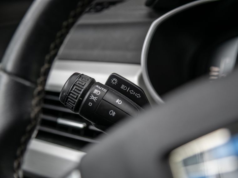 Красный Geely Atlas 2020 года | VIN 329655
