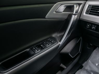 Красный Geely Atlas 2020 года | VIN 329655