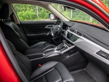 Красный Geely Atlas 2020 года | VIN 329655