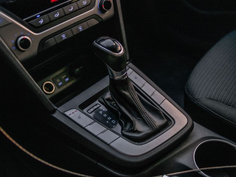 Hyundai Elantra 2017 года, 159 984 км - вид 8