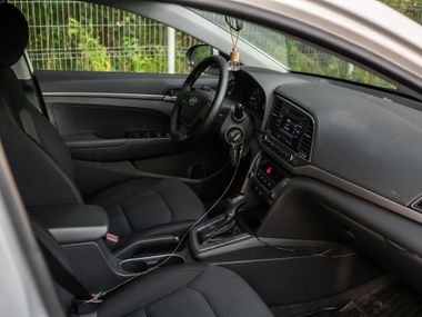 Hyundai Elantra 2017 года, 159 984 км - вид 11