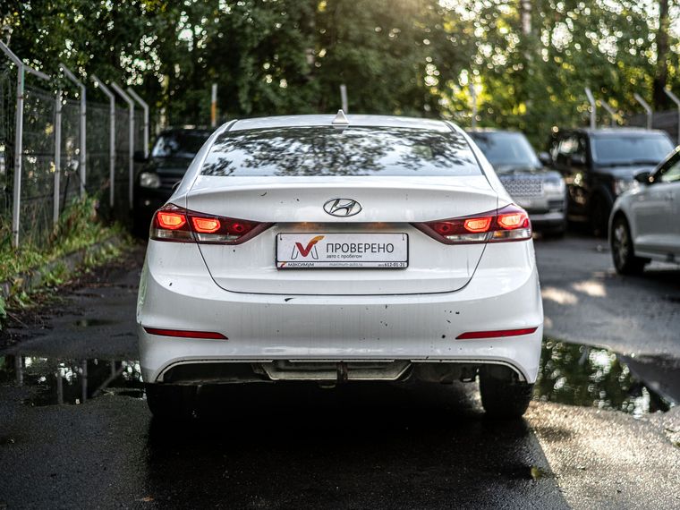 Hyundai Elantra 2017 года, 159 984 км - вид 4