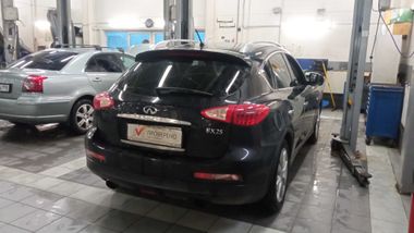 Infiniti EX25 2011 года, 245 000 км - вид 3