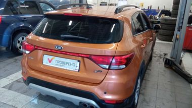 KIA Rio X-line 2018 года, 105 887 км - вид 3