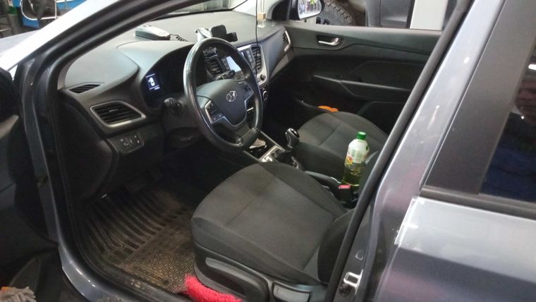 Hyundai Solaris 2017 года, 115 124 км - вид 5