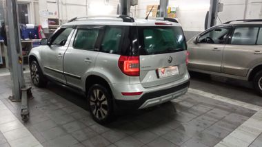 Skoda Yeti 2015 года, 152 985 км - вид 4