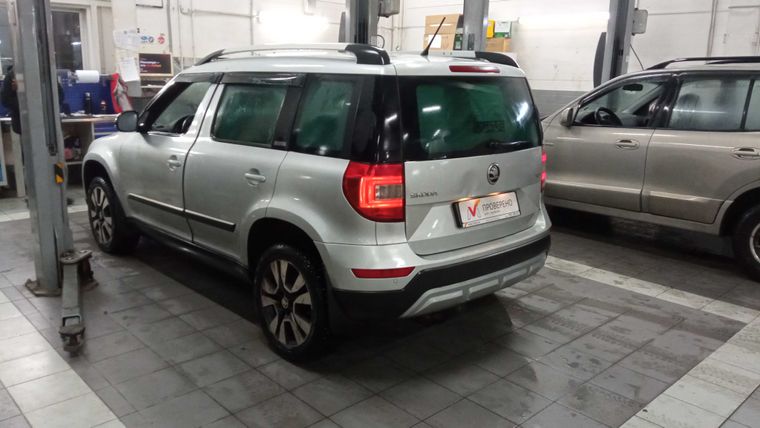 Skoda Yeti 2015 года, 152 985 км - вид 4