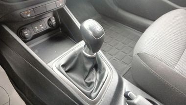 Hyundai Solaris 2019 года, 133 691 км - вид 13