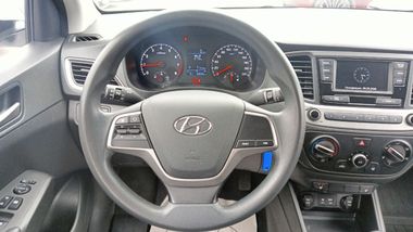 Hyundai Solaris 2019 года, 133 691 км - вид 9