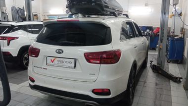 KIA Sorento 2018 года, 130 429 км - вид 3