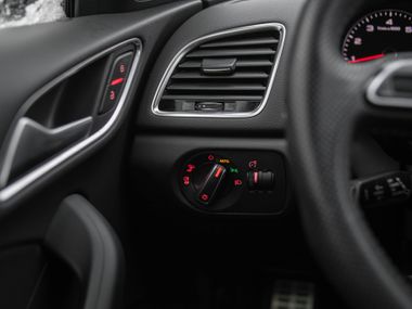Audi Q3 2017 года, 109 810 км - вид 12