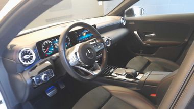 Mercedes-Benz CLA-класс 2019 года, 71 329 км - вид 5