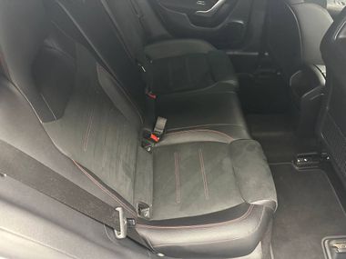 Mercedes-Benz CLA-класс 2019 года, 71 329 км - вид 19