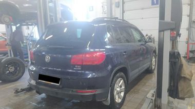 Volkswagen Tiguan 2012 года, 100 937 км - вид 3