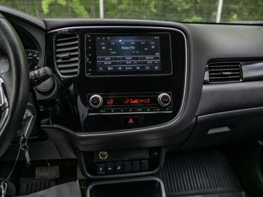 Mitsubishi Outlander 2022 года, 51 000 км - вид 9