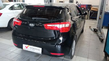 Kia Rio 2013 года, 141 351 км - вид 3