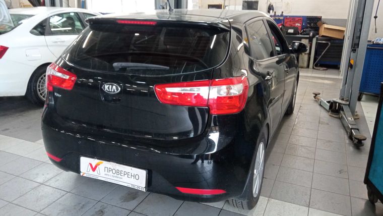 Kia Rio 2013 года, 141 351 км - вид 3