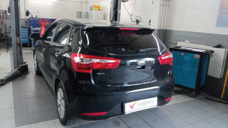 Kia Rio 2013 года, 141 351 км - вид 4