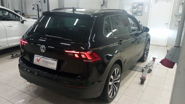 Volkswagen Tiguan 2019 года, 88 906 км - вид 3