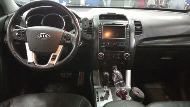 KIA Sorento 2011 года, 307 751 км - вид 5