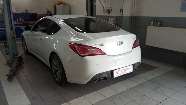 Hyundai Genesis 2013 года, 237 737 км - вид 4