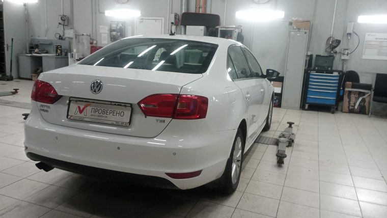 Volkswagen Jetta 2013 года, 195 308 км - вид 3