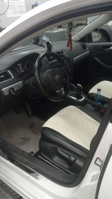 Volkswagen Jetta 2013 года, 195 308 км - вид 5