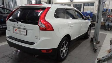 Volvo XC60 2011 года, 243 454 км - вид 3