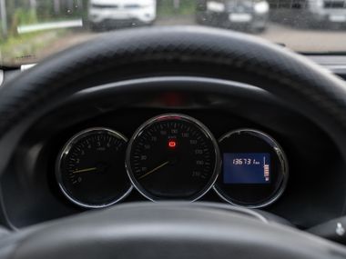 Renault Logan 2017 года, 136 000 км - вид 5