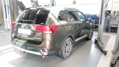 Mitsubishi Outlander 2018 года, 316 291 км - вид 3